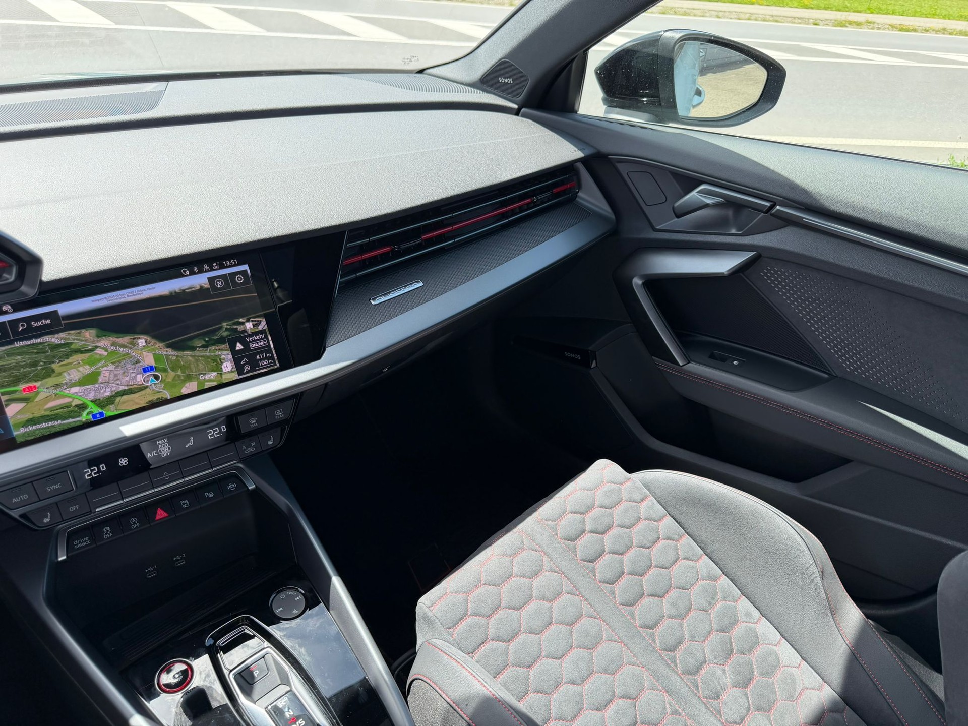 AUDI RS3 Sportback 2.5 TSI quattro S-tronic-image-14