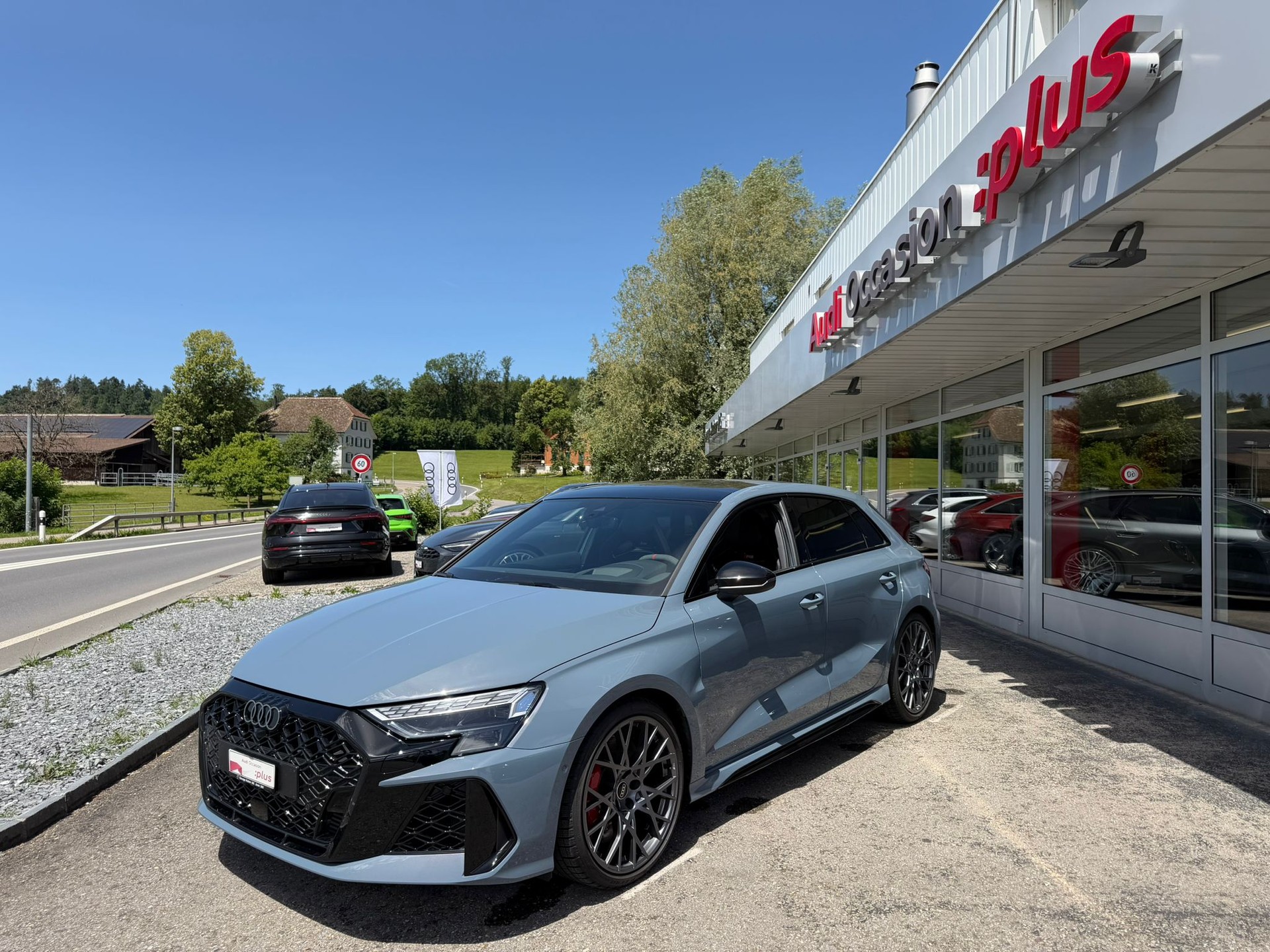 AUDI RS3 Sportback 2.5 TSI quattro S-tronic-image-5