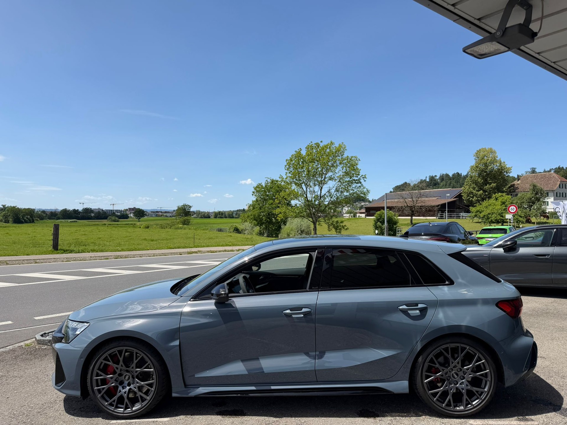 AUDI RS3 Sportback 2.5 TSI quattro S-tronic-image-4