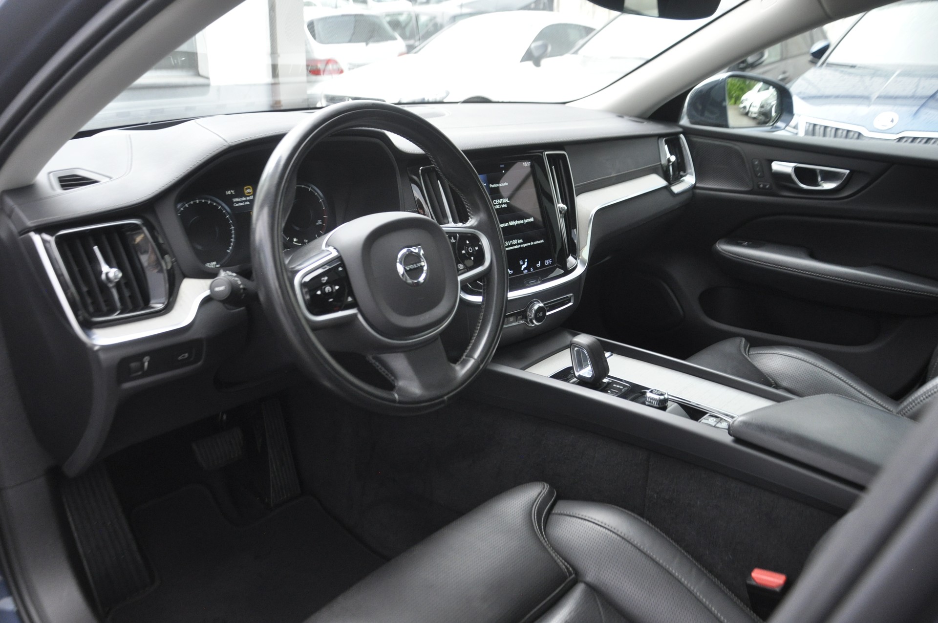 VOLVO V60 Cross Country B5 Benzin Mild Hybrid AWD Geartronic I Anhängerkupplung-image-4