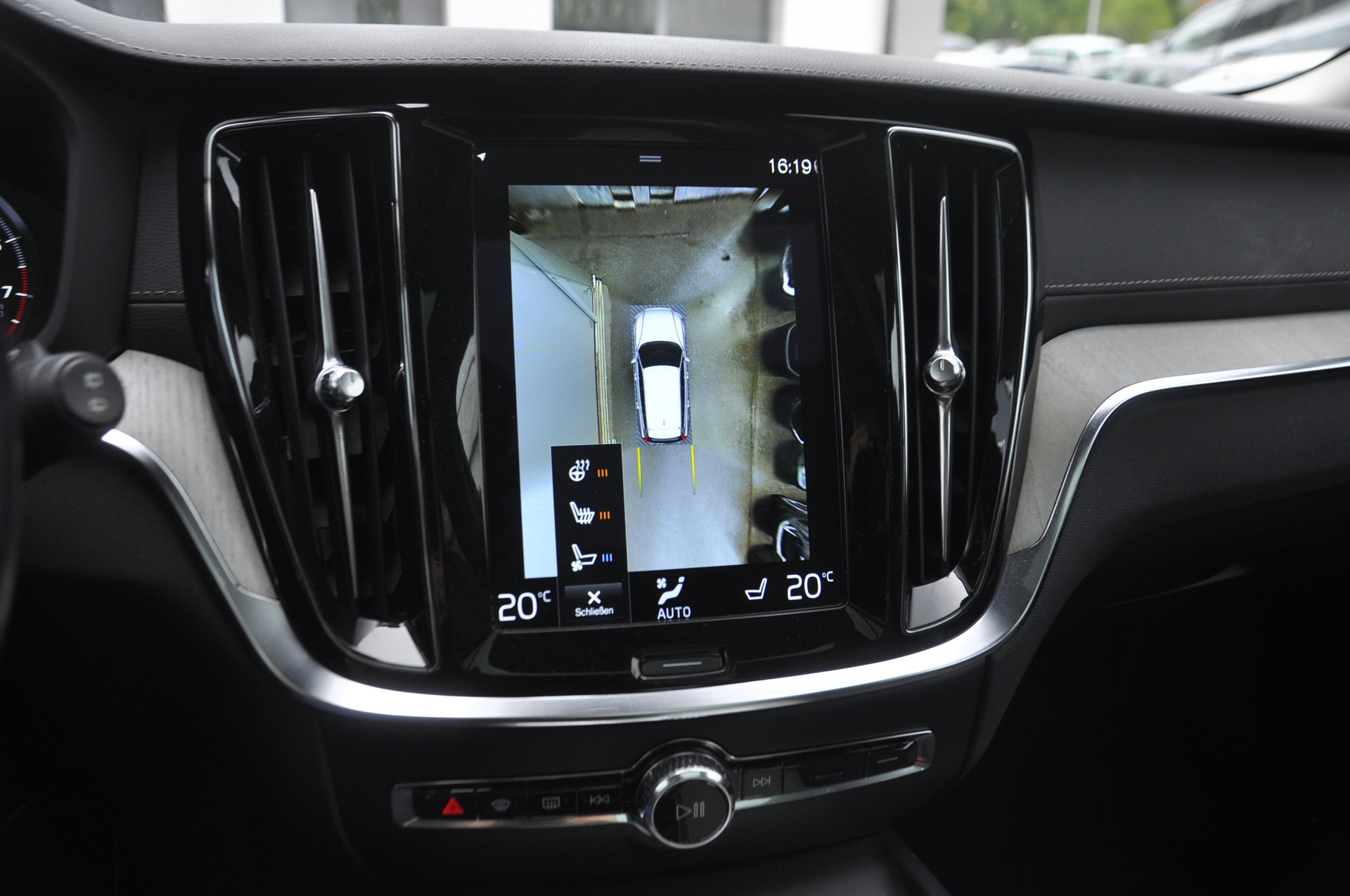 VOLVO V60 Cross Country B5 Benzin Mild Hybrid AWD Geartronic I Anhängerkupplung-image-10
