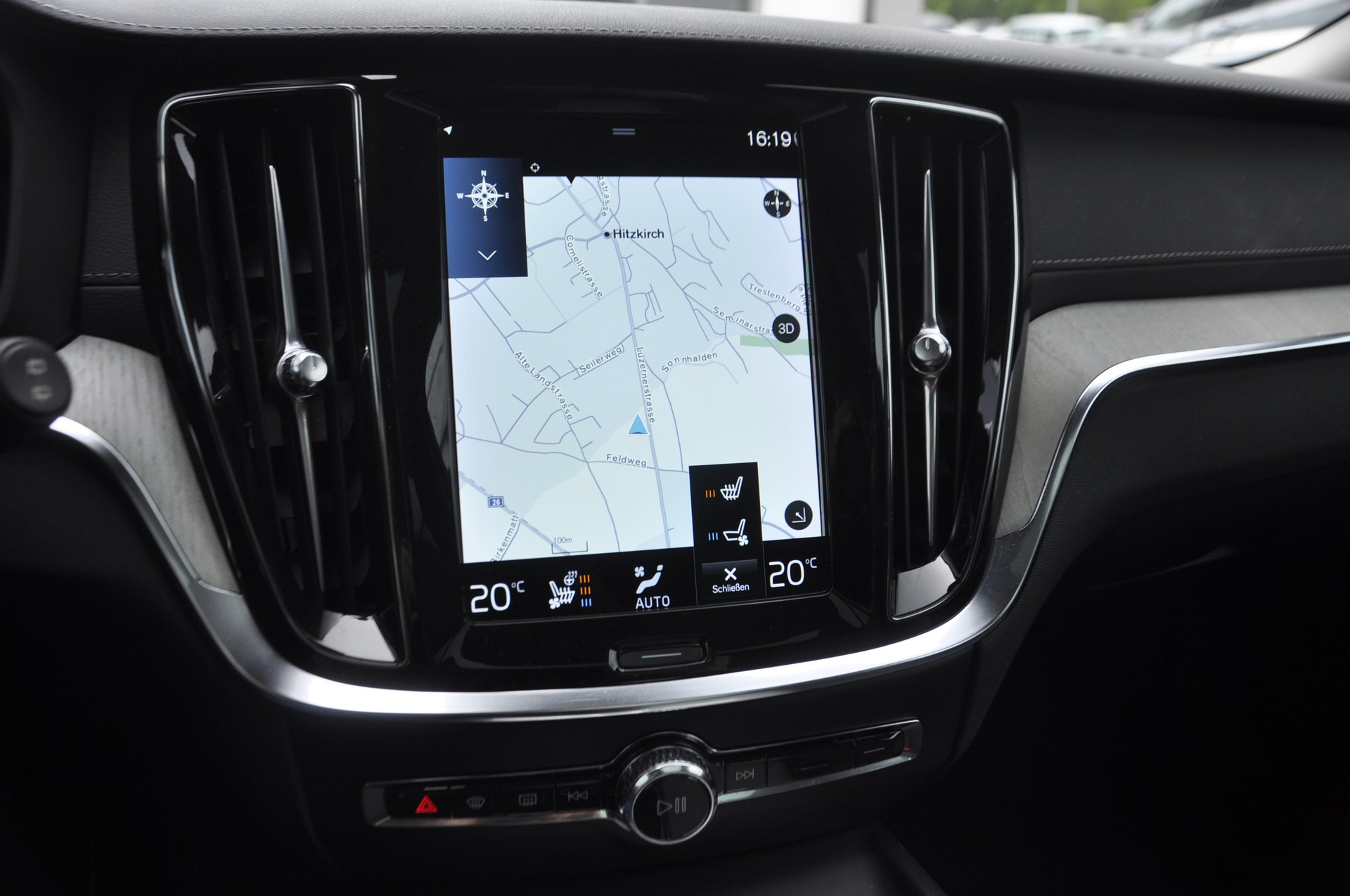 VOLVO V60 Cross Country B5 Benzin Mild Hybrid AWD Geartronic I Anhängerkupplung-image-11