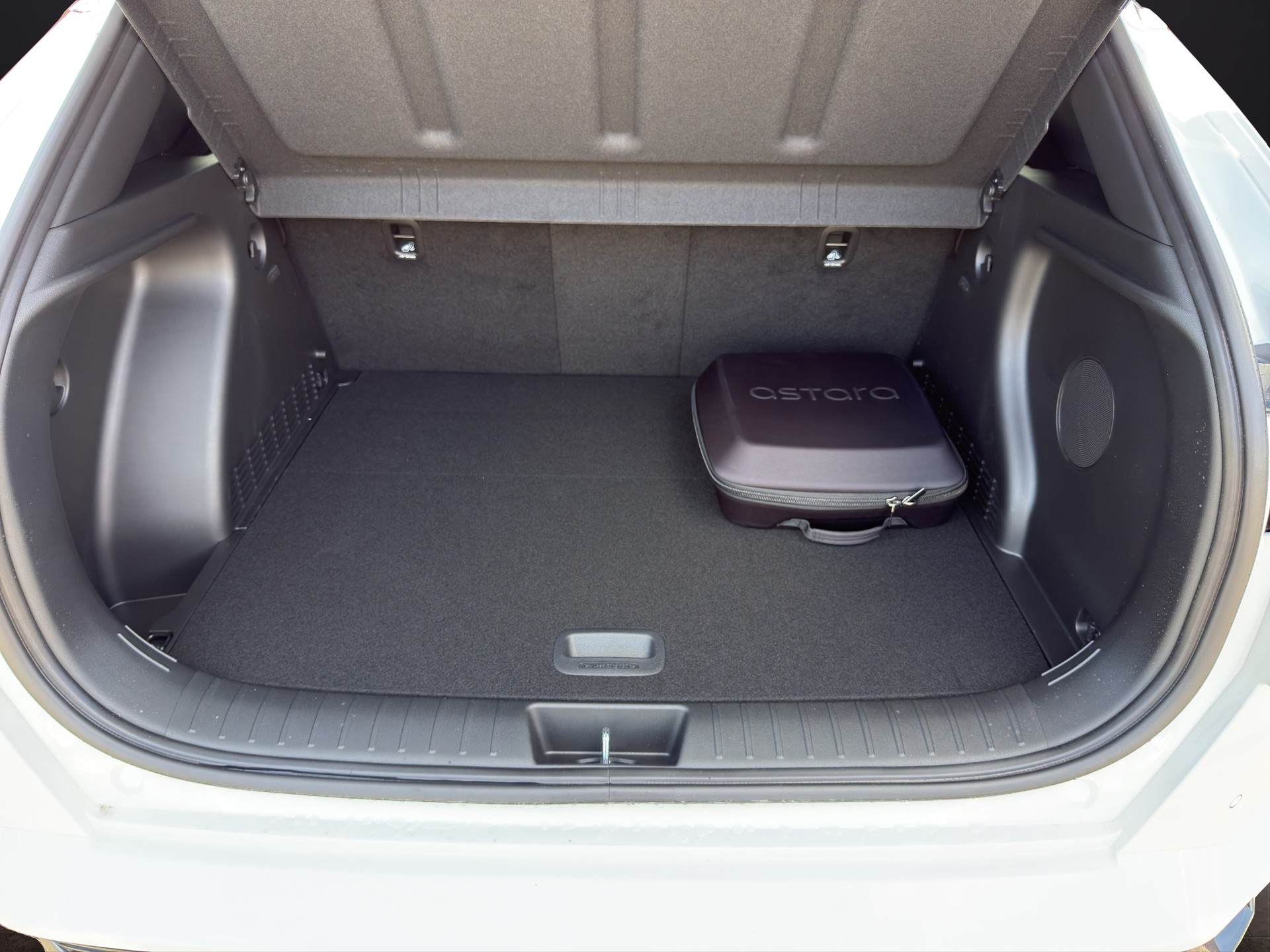 HYUNDAI Kona EV 65.4 kWh N Line-image-15