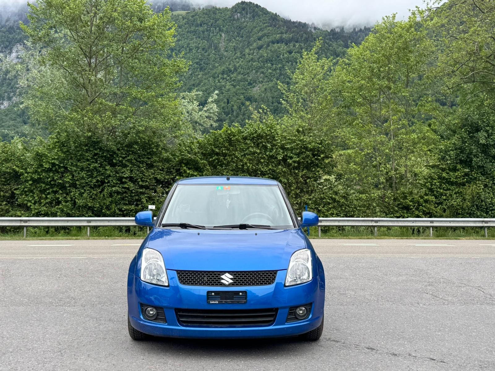 SUZUKI Swift 1.3i 16V GL-image-1