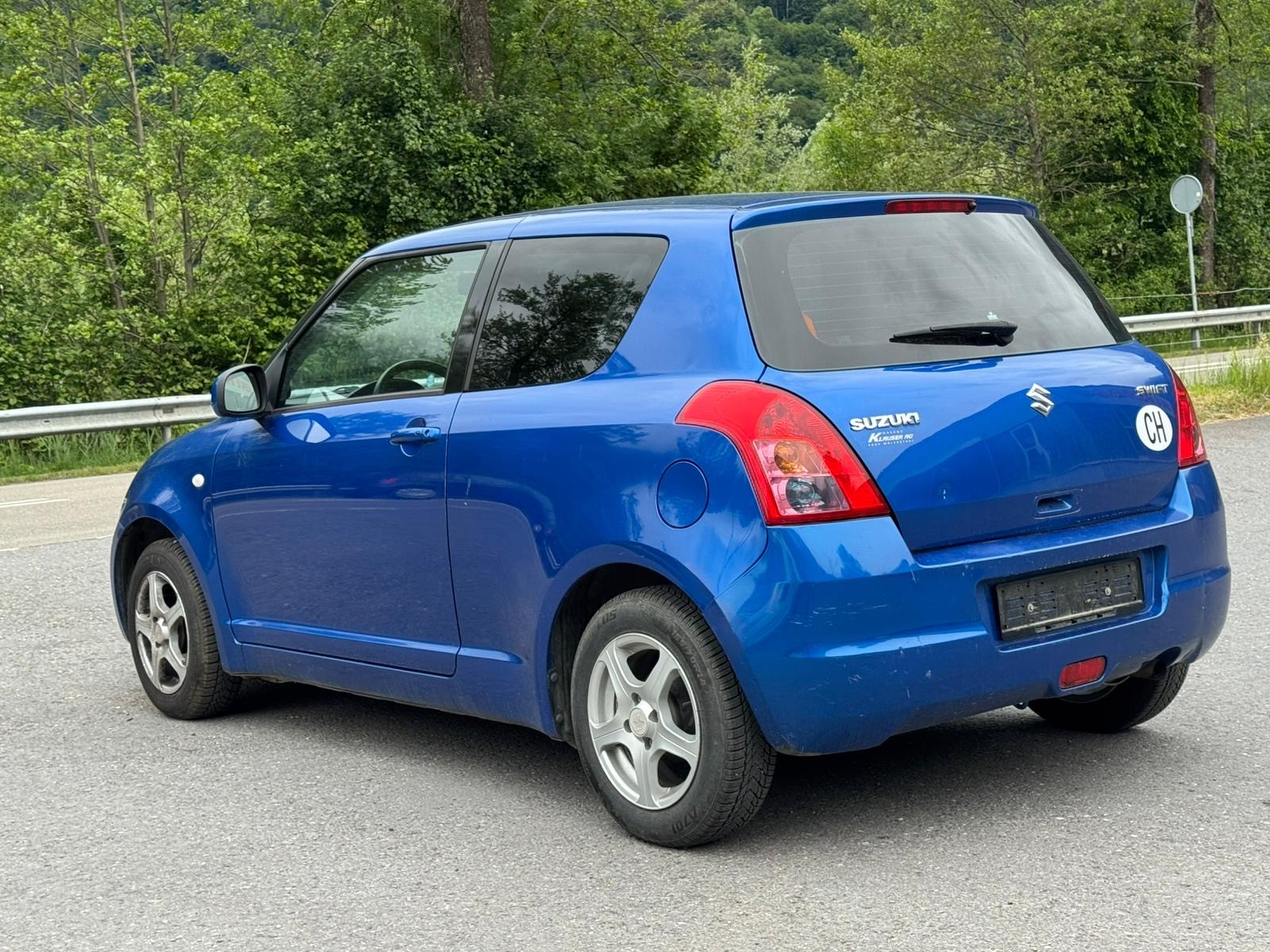 SUZUKI Swift 1.3i 16V GL-image-10