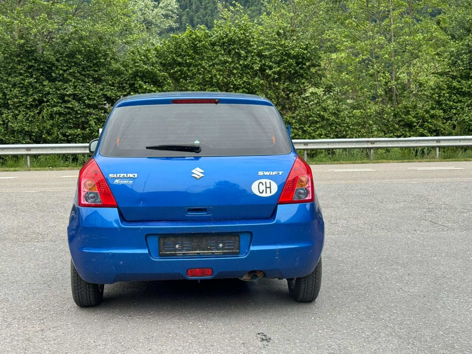 SUZUKI Swift 1.3i 16V GL-image-3