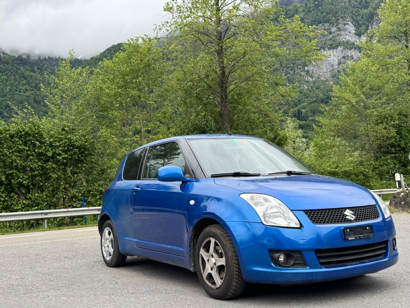 SUZUKI Swift 1.3i 16V GL-image-2
