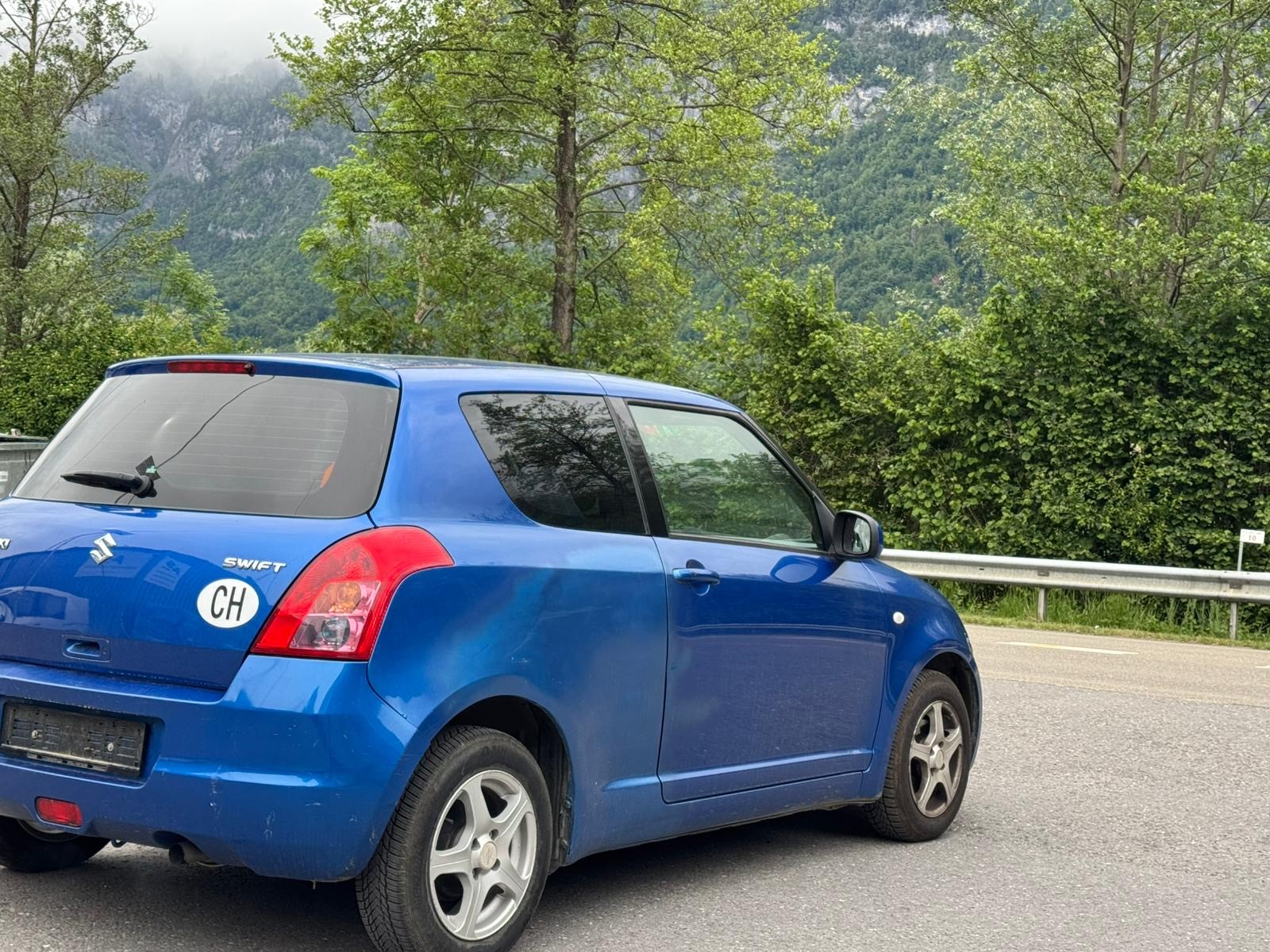 SUZUKI Swift 1.3i 16V GL-image-5
