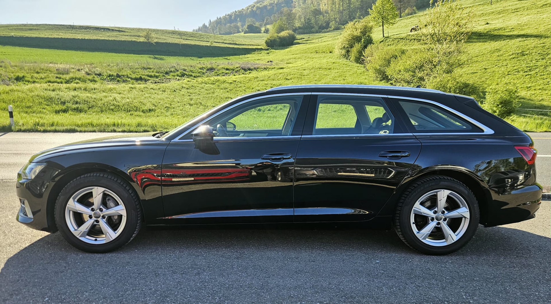 AUDI A6 Avant 40 TDI Sport Attraction quattro S-tronic-image-2