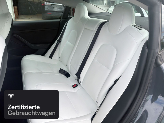 TESLA Model 3 Long Range AWD-image-13