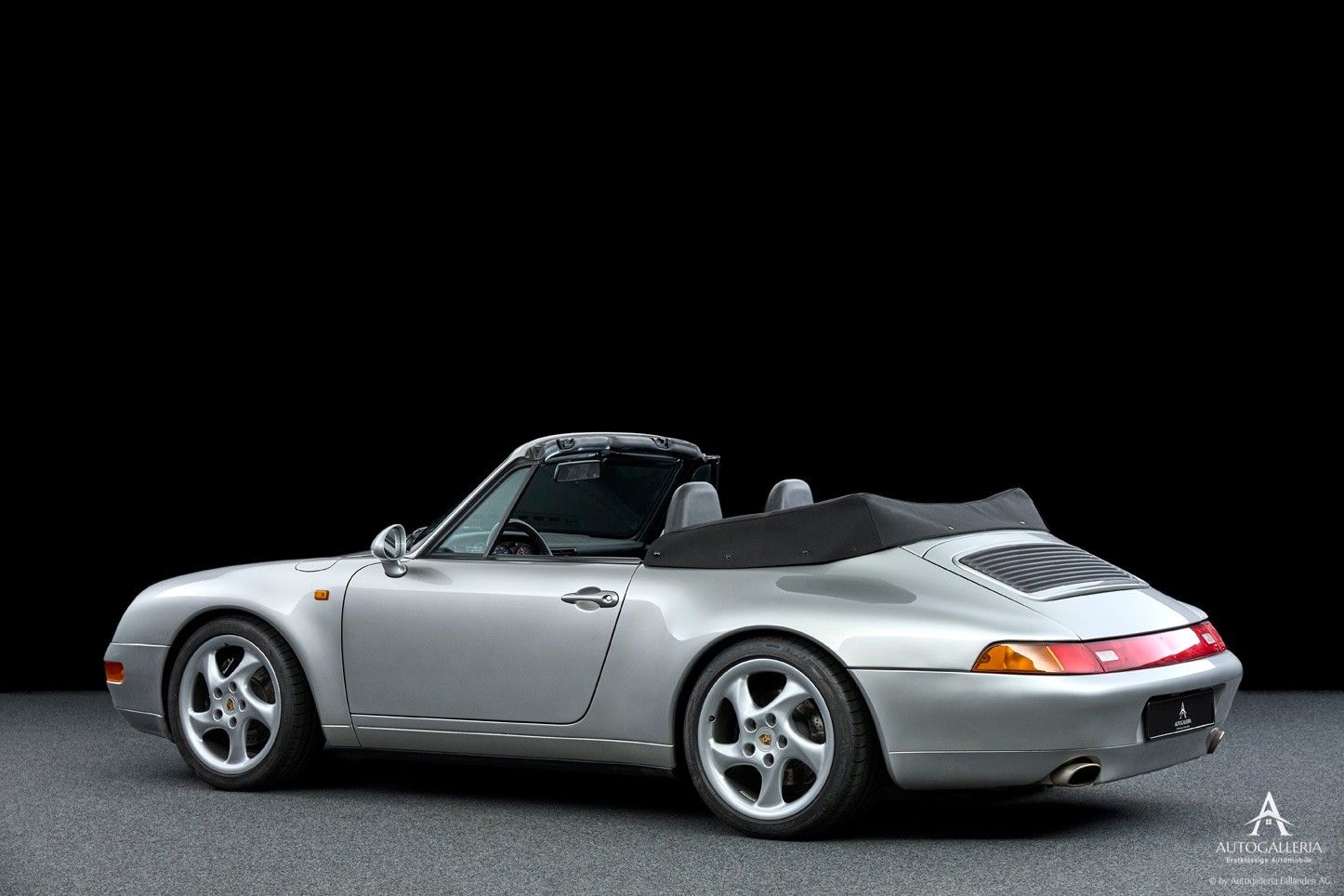 PORSCHE 911 Carrera Cabrio-image-4