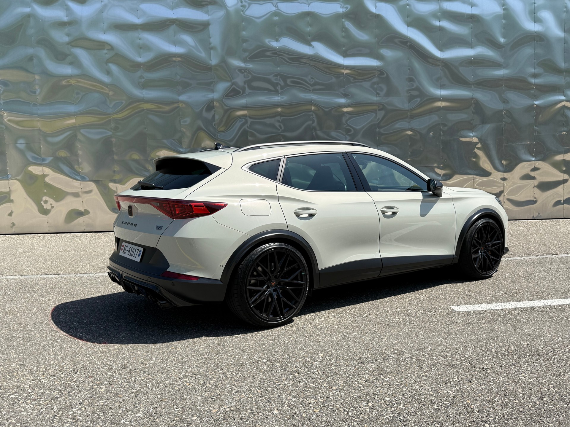 CUPRA 2.5 TSI VZ5 Taiga Grey 4Drive DSG-image-1