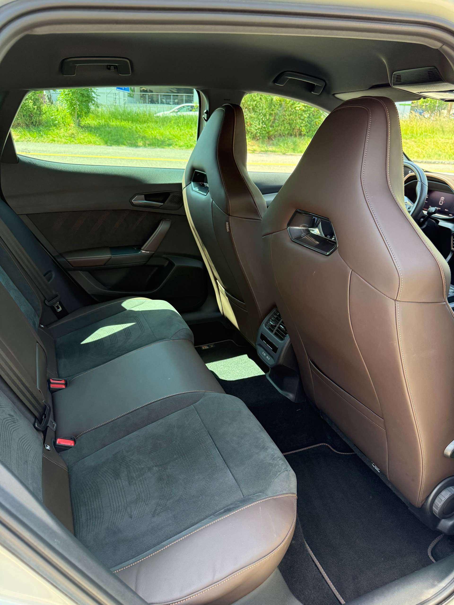 CUPRA 2.5 TSI VZ5 Taiga Grey 4Drive DSG-image-7