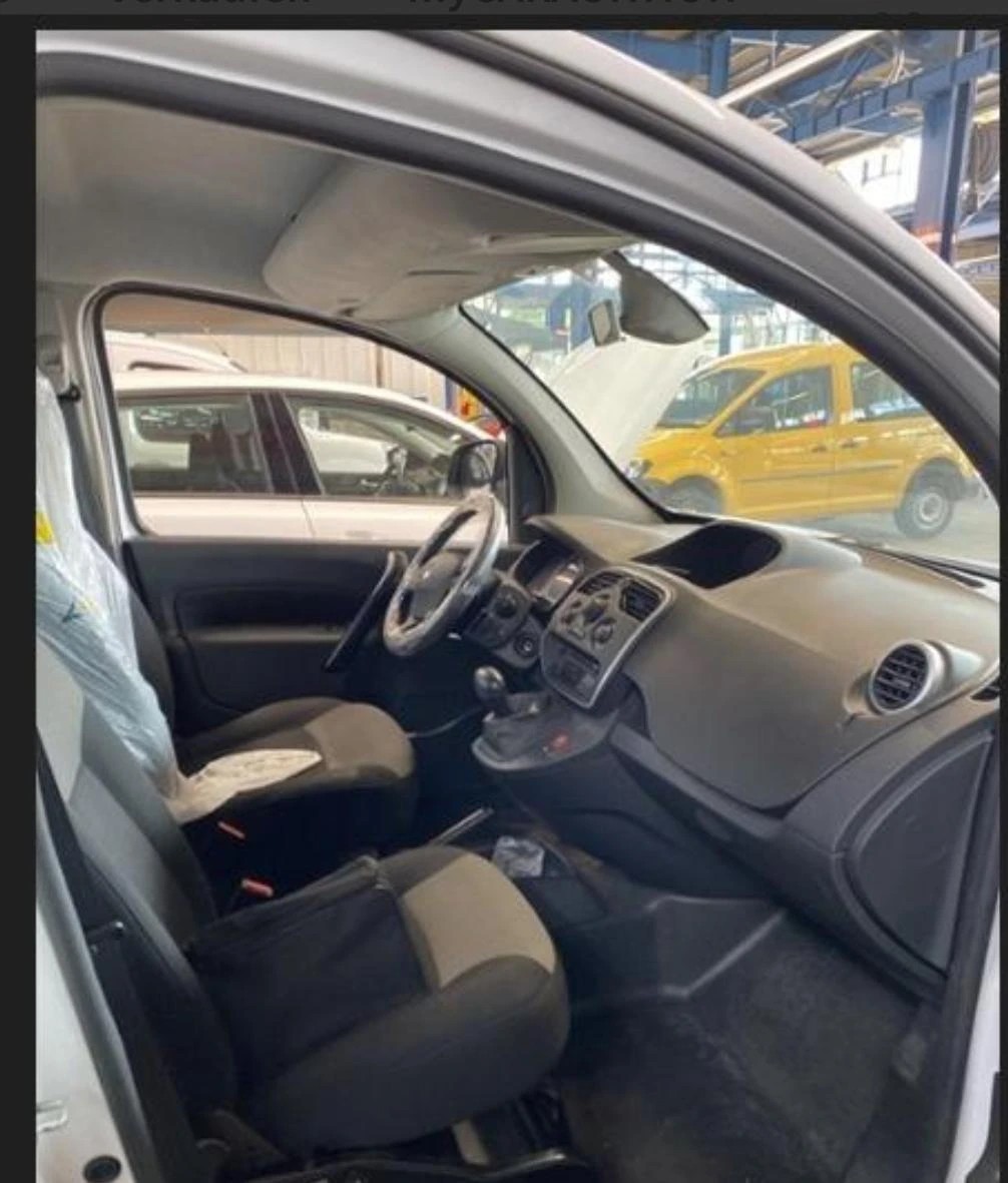 RENAULT Kangoo Medium TCe 115 Business A-image-7