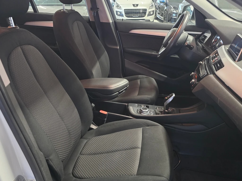 BMW X1 xDrive 20d Steptronic-image-11
