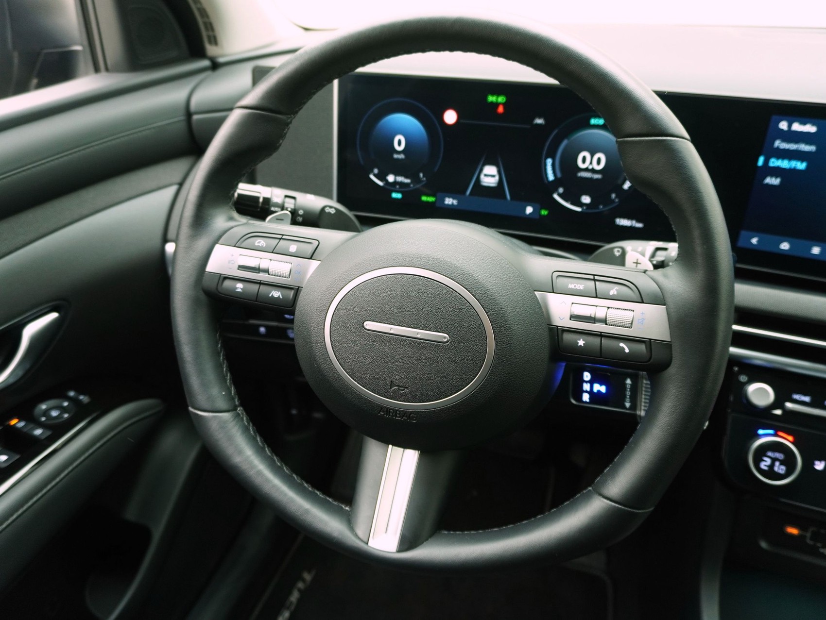 HYUNDAI Tucson 1.6 T-GDi HEV Amplia 4WD-image-10