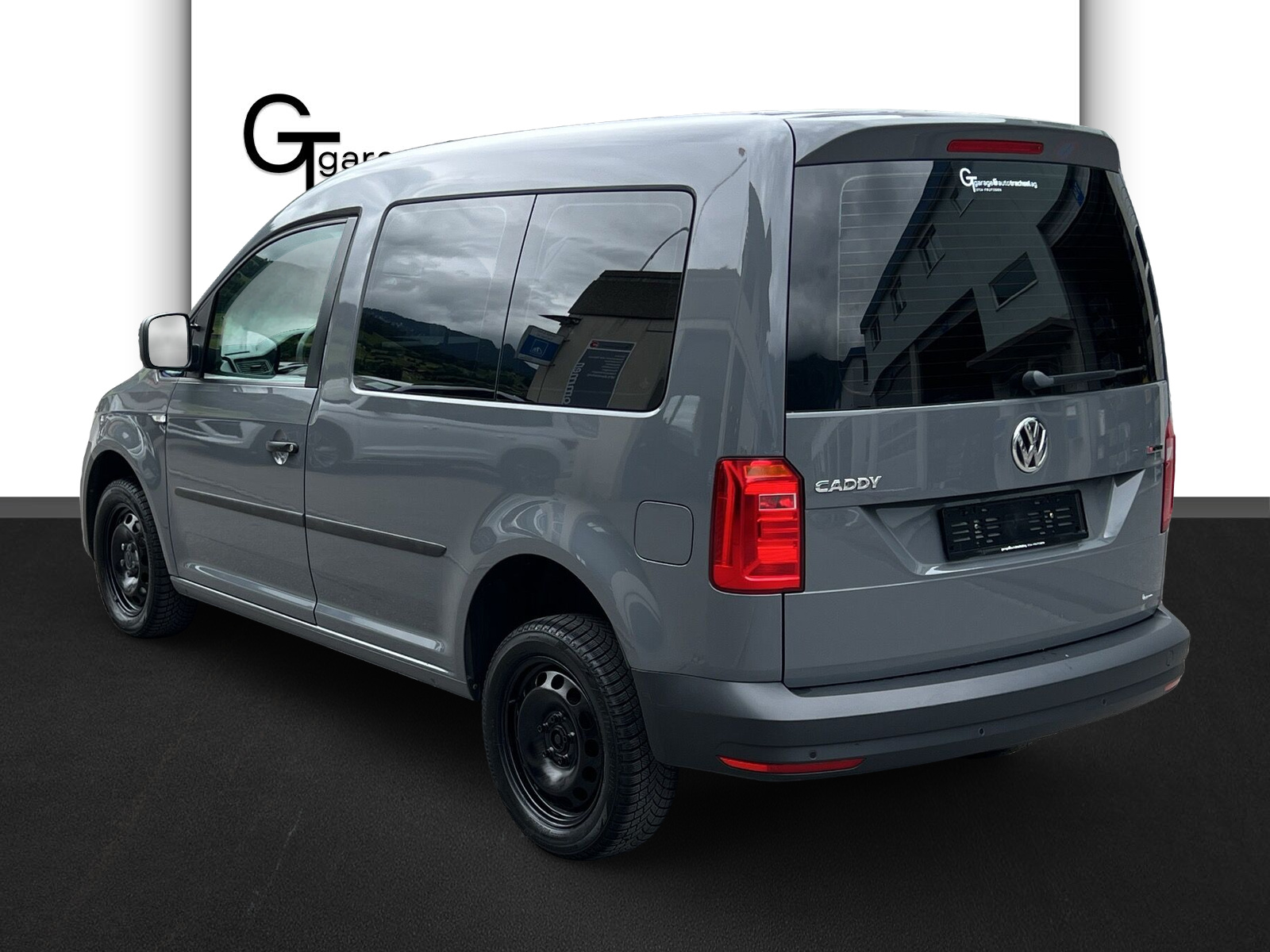 VW Caddy 2.0TDI 4Motion BlueMotion Technology-image-2