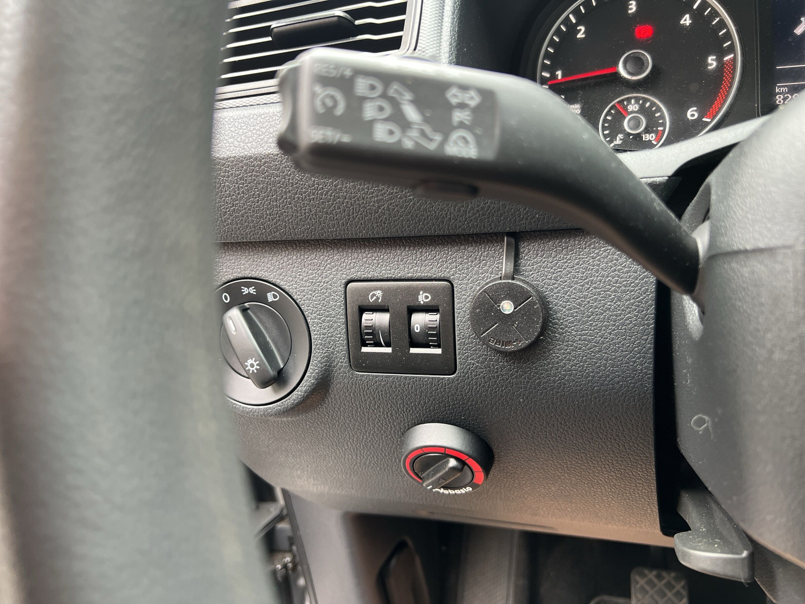 VW Caddy 2.0TDI 4Motion BlueMotion Technology-image-14