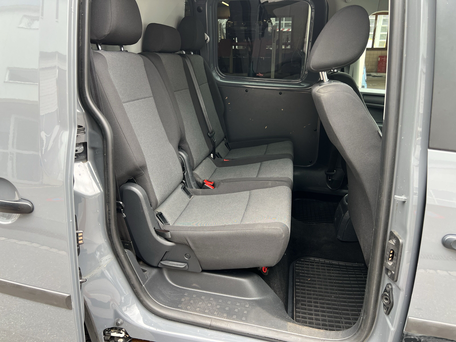 VW Caddy 2.0TDI 4Motion BlueMotion Technology-image-15