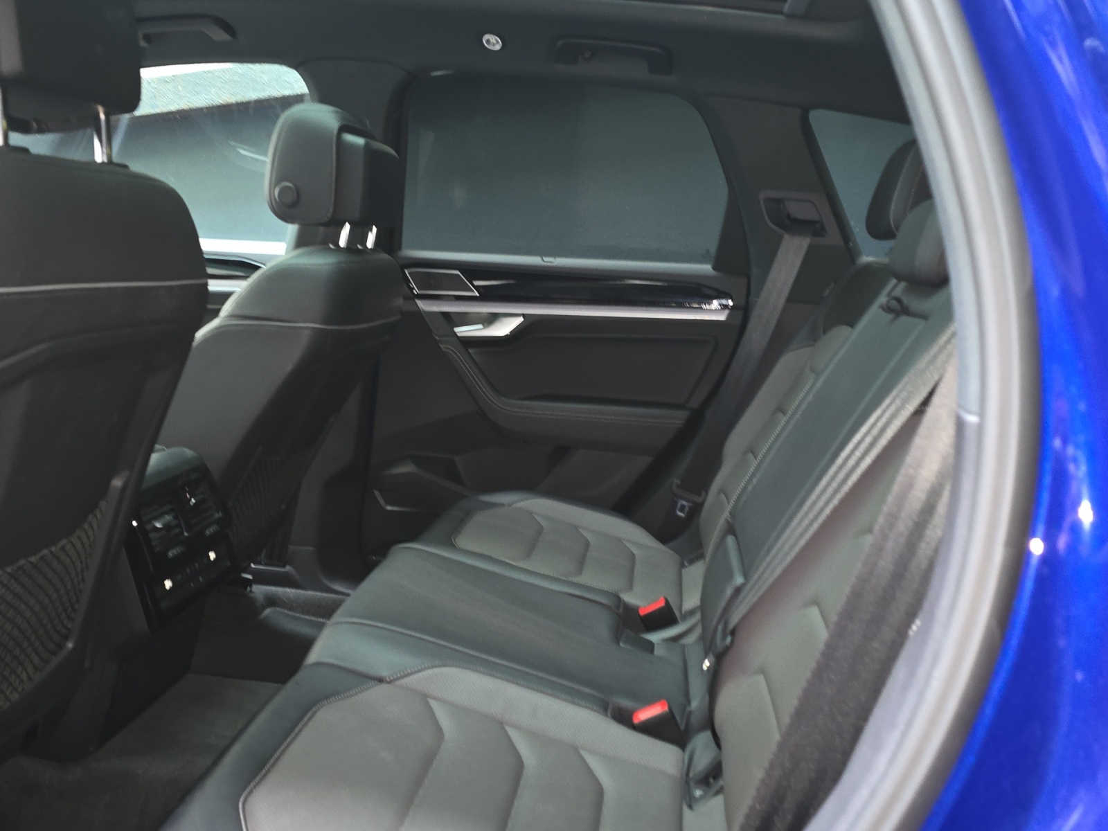 VW Touareg 3.0 TDI R Line Tiptronic-image-5