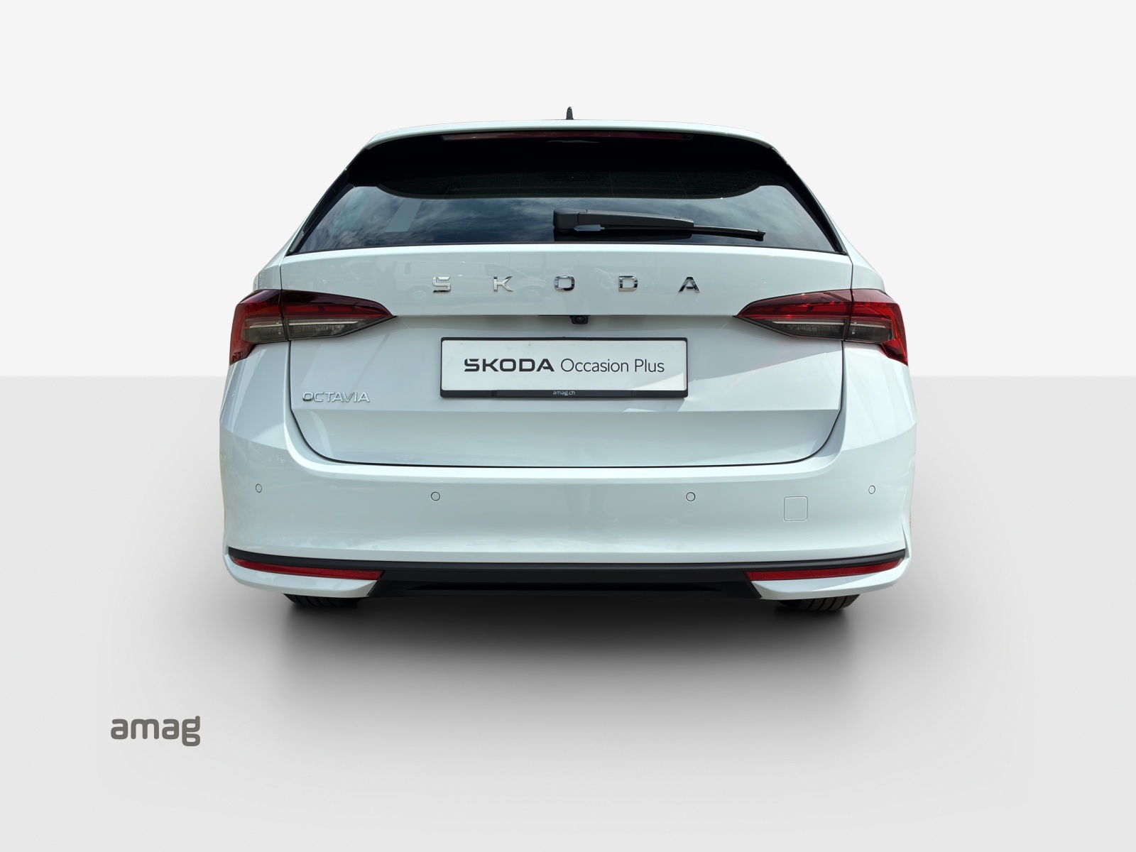 SKODA Octavia Combi 2.0 TDI DSG Selection-image-3