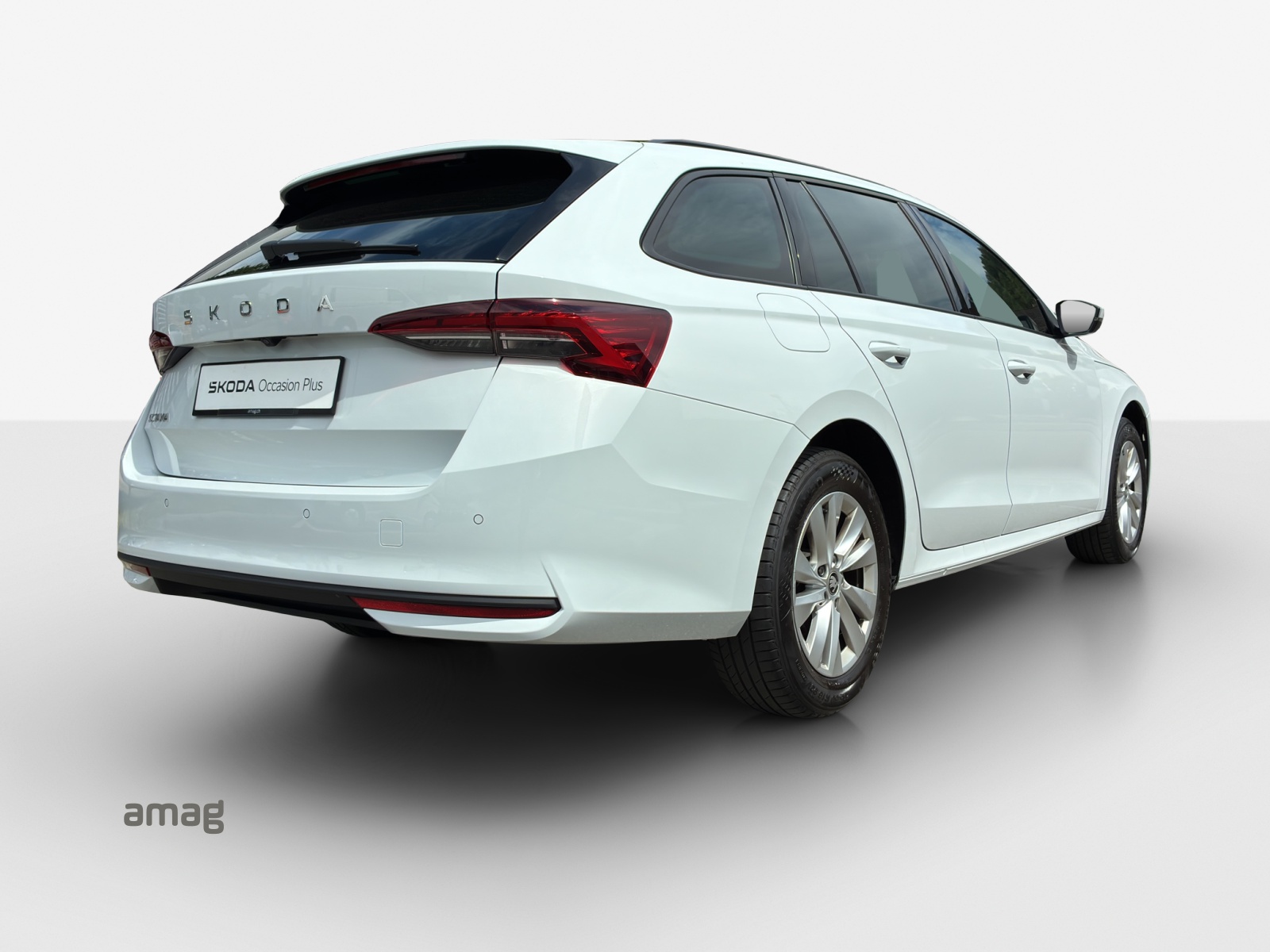 SKODA Octavia Combi 2.0 TDI DSG Selection-image-4