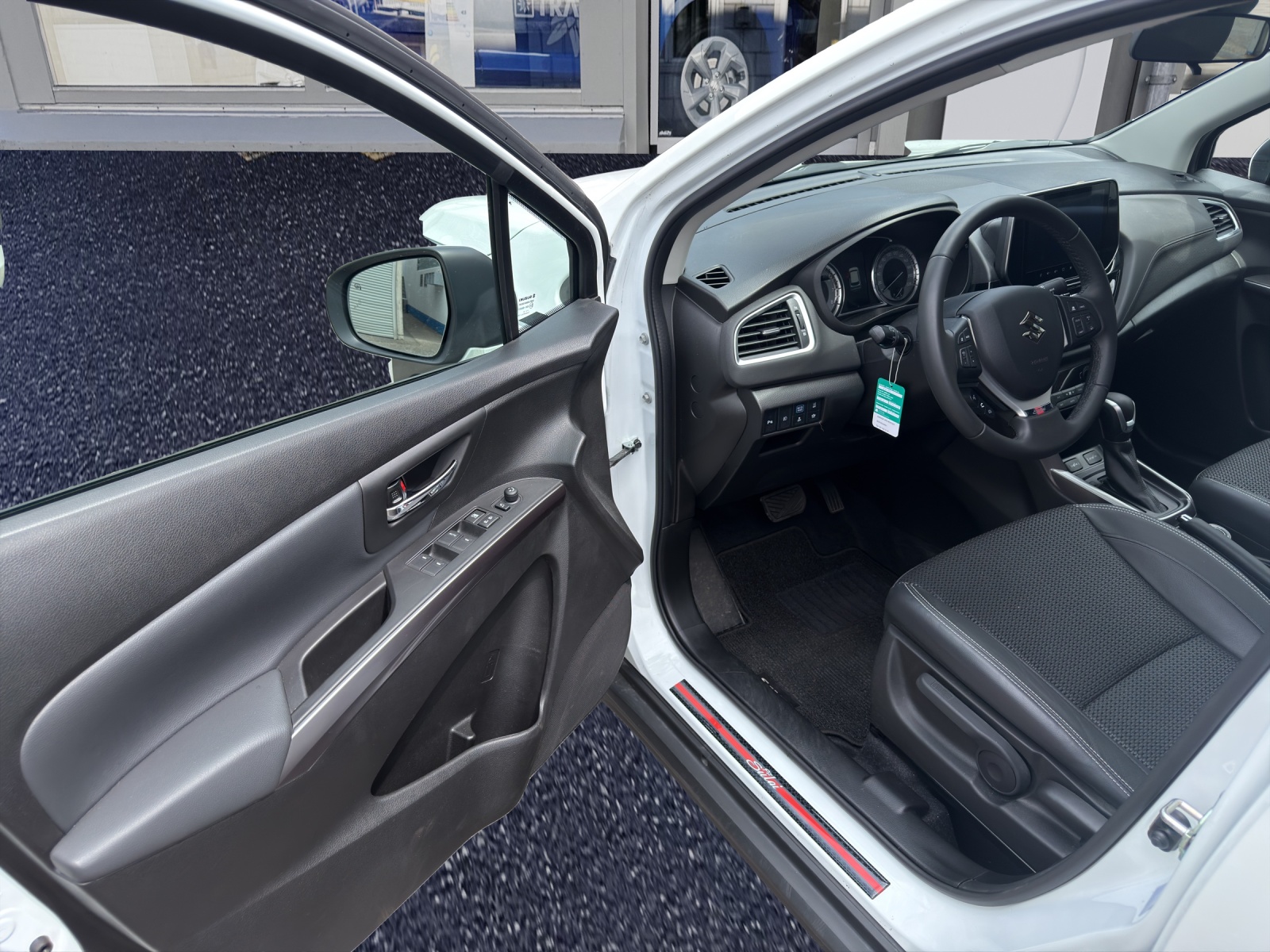 SUZUKI S-Cross 1.5 Piz Sulai Top Hybrid-image-8