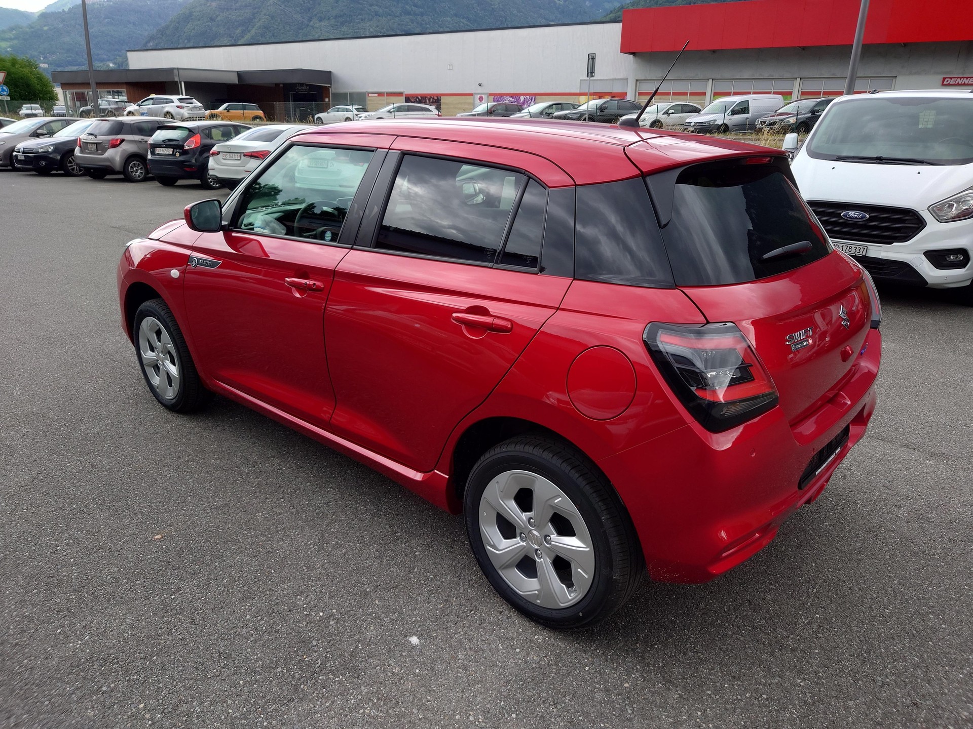 SUZUKI Swift 1.2 Sakura Hybrid 4x4-image-4