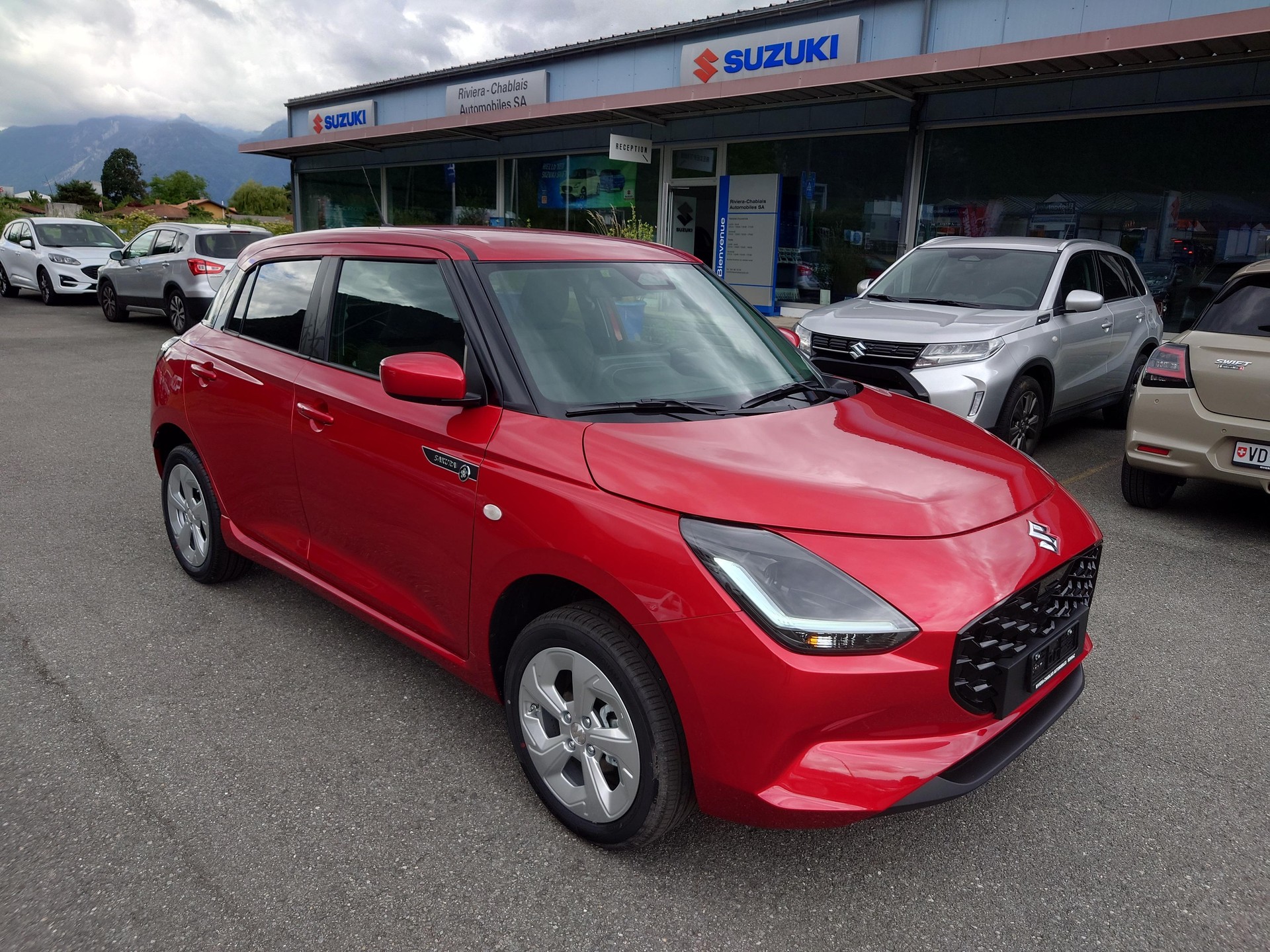 SUZUKI Swift 1.2 Sakura Hybrid 4x4-image-0