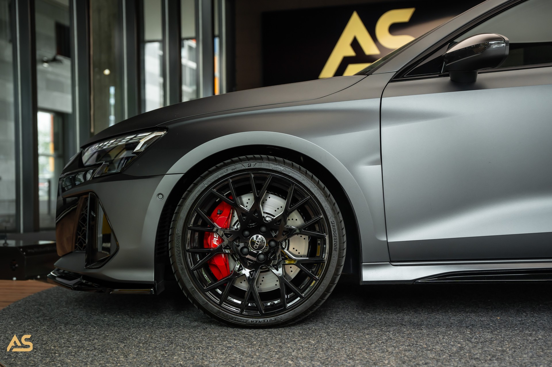 AUDI RS3 Sportback 2.5 TSI Facelift *POLARMATTGRAU* TRAUM | R8-SCHALENSITZE | PANORAMA | CARBON | WERKSGARANTIE 2030 | ASSP+ (CH)-image-6
