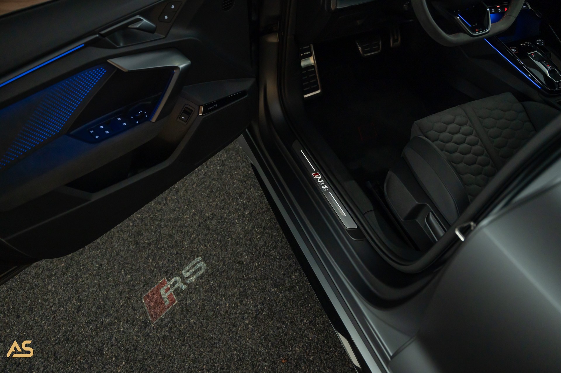AUDI RS3 Sportback 2.5 TSI Facelift *POLARMATTGRAU* TRAUM | R8-SCHALENSITZE | PANORAMA | CARBON | WERKSGARANTIE 2030 | ASSP+ (CH)-image-31
