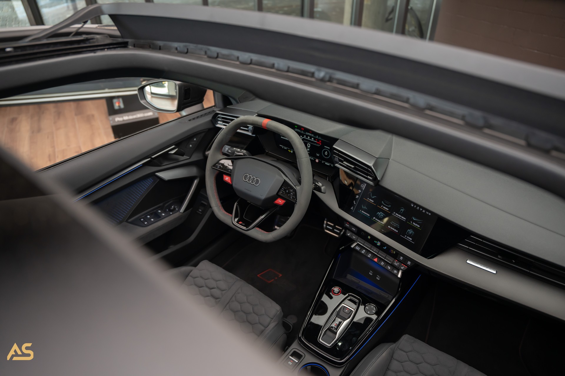 AUDI RS3 Sportback 2.5 TSI Facelift *POLARMATTGRAU* TRAUM | R8-SCHALENSITZE | PANORAMA | CARBON | WERKSGARANTIE 2030 | ASSP+ (CH)-image-22