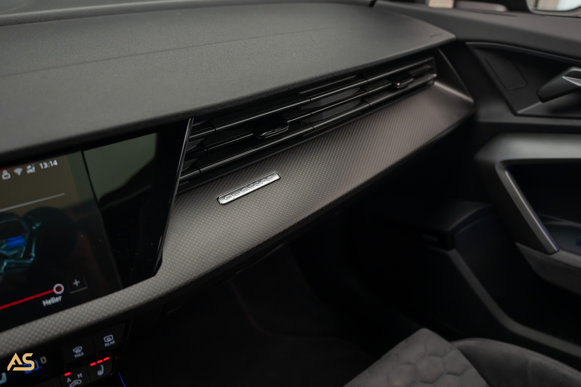 AUDI RS3 Sportback 2.5 TSI Facelift *POLARMATTGRAU* TRAUM | R8-SCHALENSITZE | PANORAMA | CARBON | WERKSGARANTIE 2030 | ASSP+ (CH)-image-28