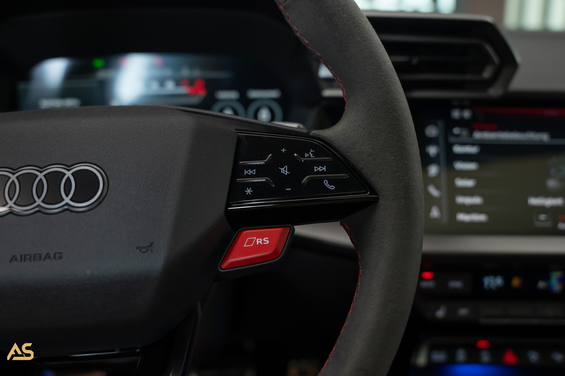 AUDI RS3 Sportback 2.5 TSI Facelift *POLARMATTGRAU* TRAUM | R8-SCHALENSITZE | PANORAMA | CARBON | WERKSGARANTIE 2030 | ASSP+ (CH)-image-25