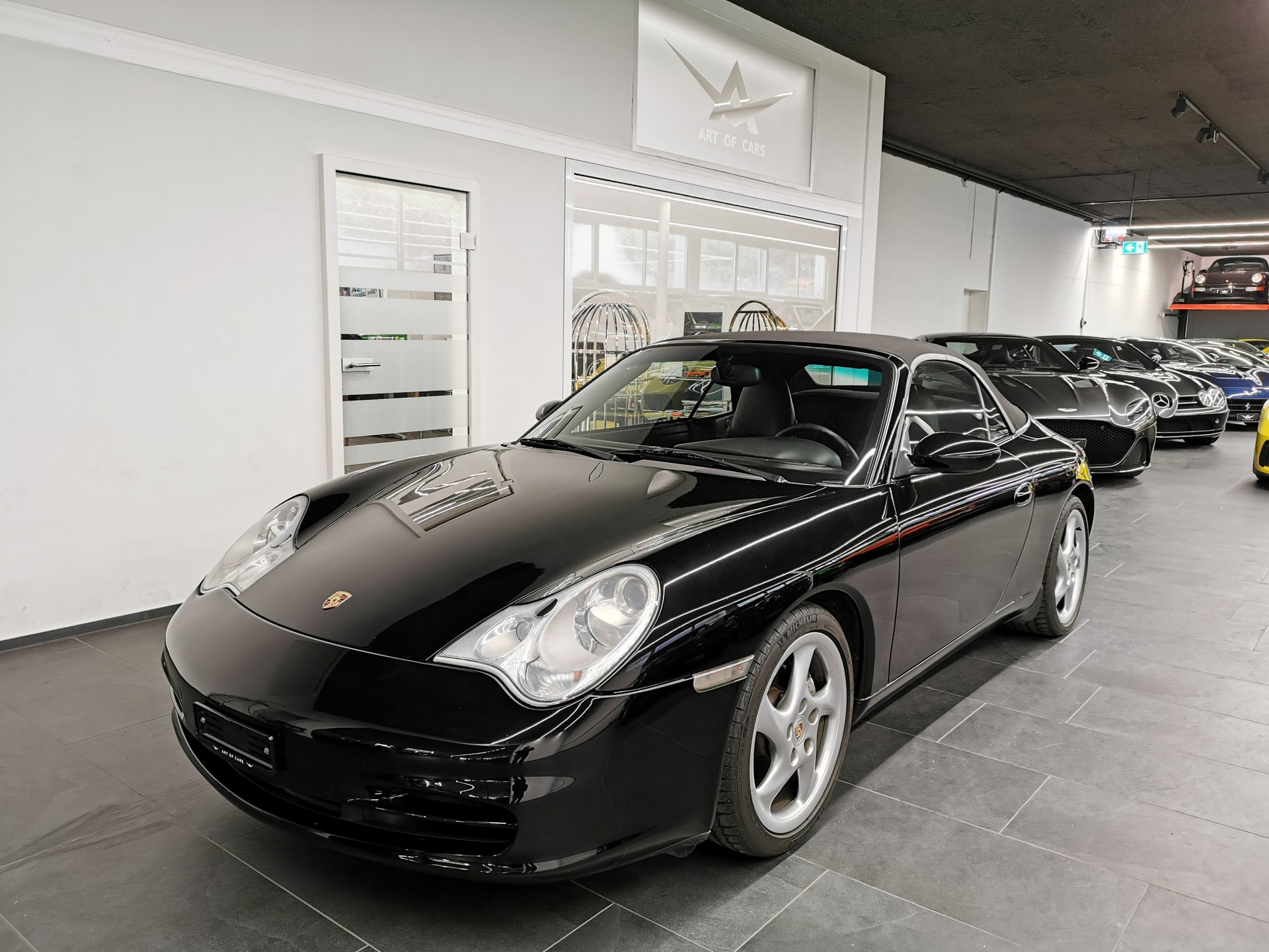 PORSCHE 911 Carrera 4 Cabrio 996 320 PS KLASSIKER FACELIFT ALL BLACK EXKLUSIVE AUTO CH-AUTO, AUSTAUSCHMOTOR PORSCHE LEDER-image-3