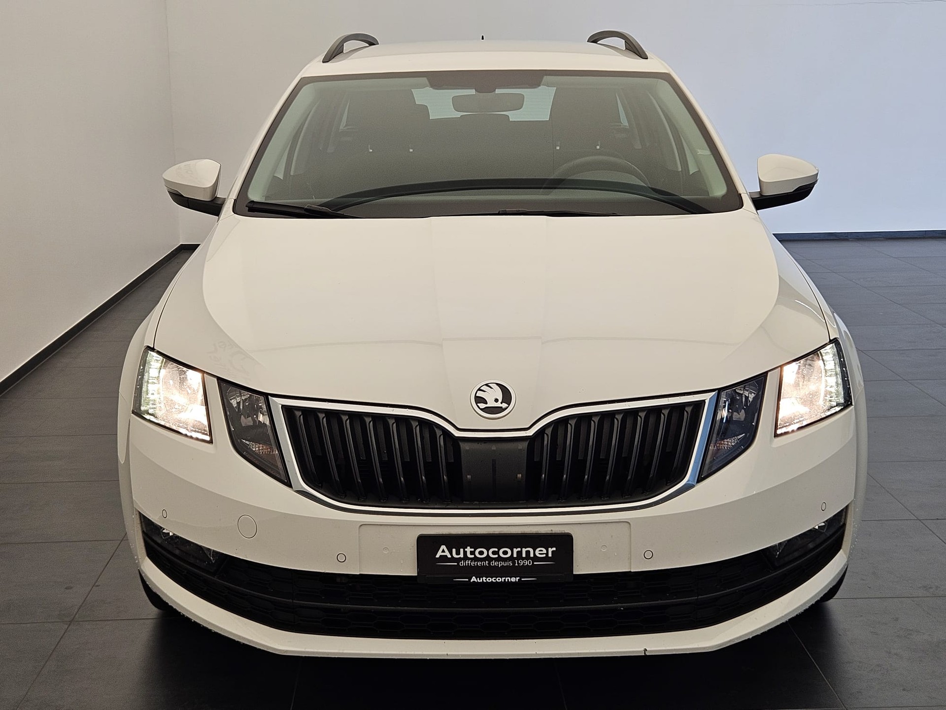 SKODA Octavia Combi 2.0 TDI Ambition DSG-image-3