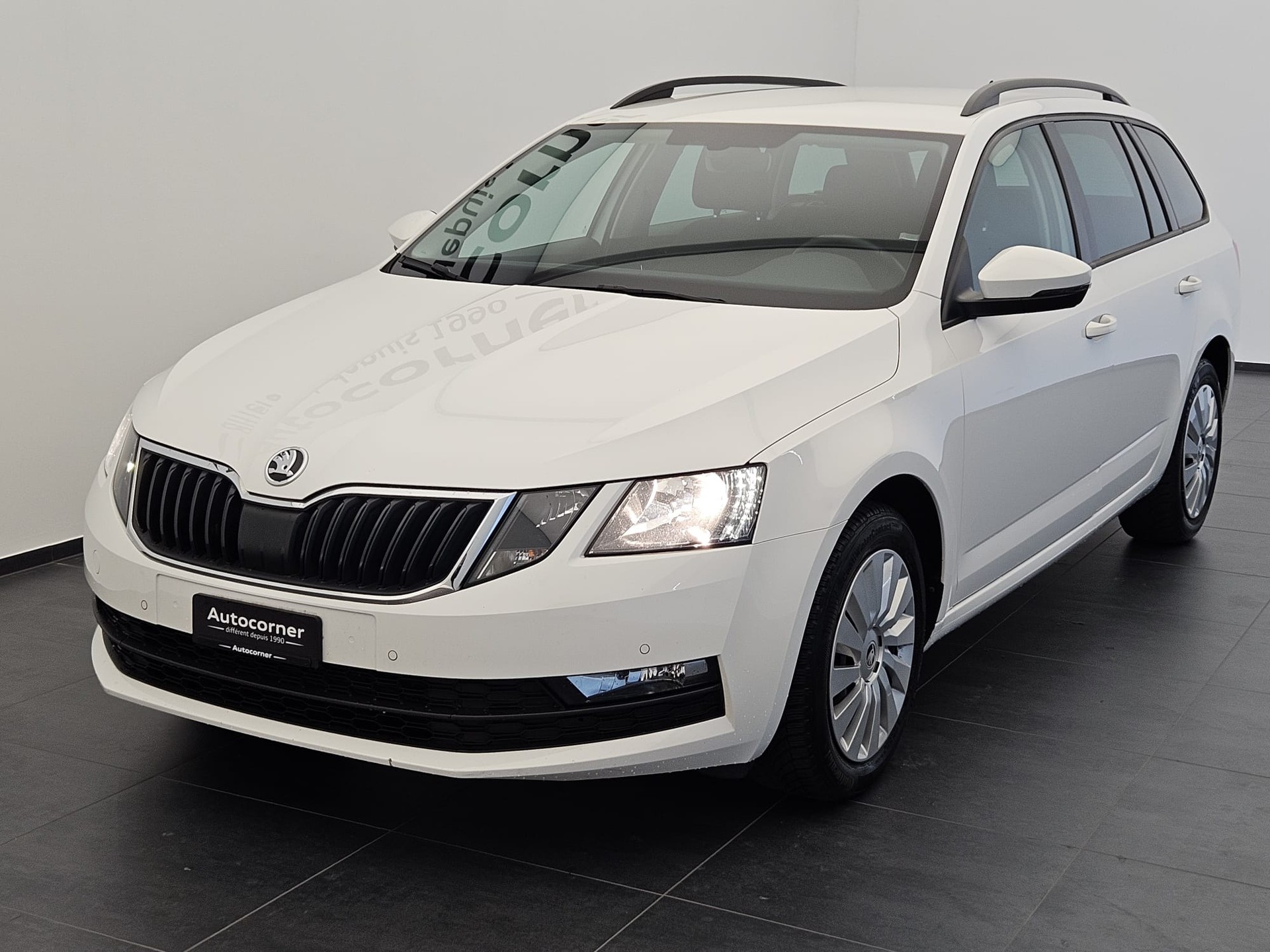 SKODA Octavia Combi 2.0 TDI Ambition DSG-image-2