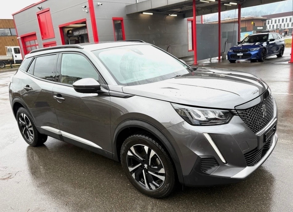PEUGEOT 2008 1.2 PureTech GT Pack EAT8-image-7