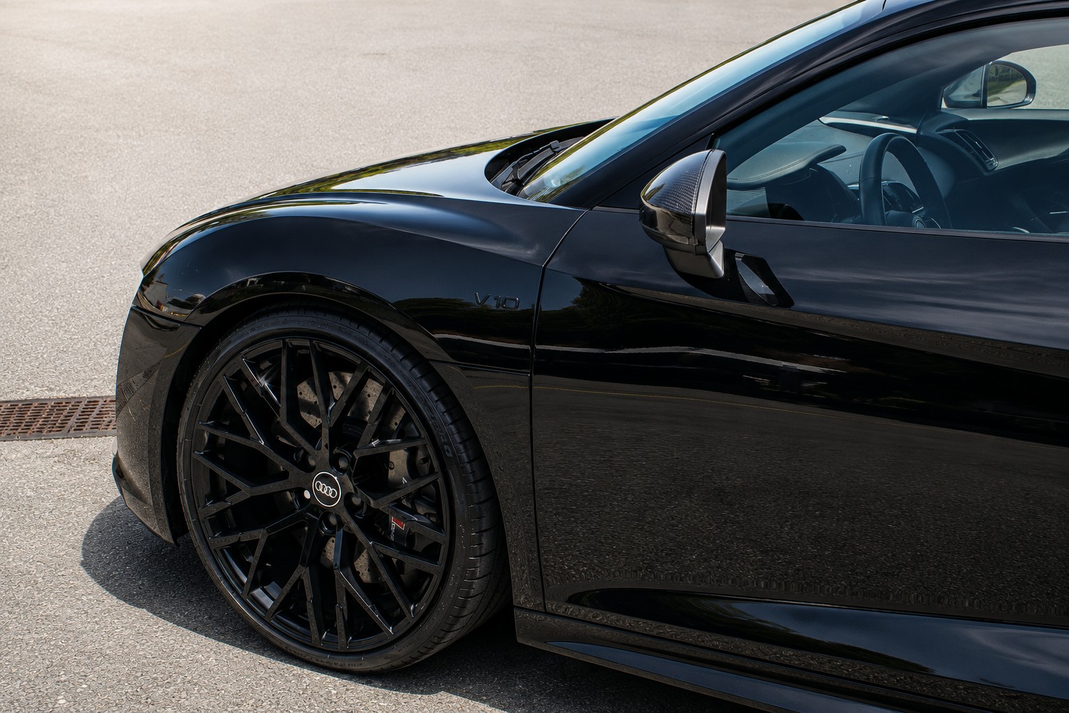 AUDI 5.2 FSI V10 plus quattro S-Tronic-image-2
