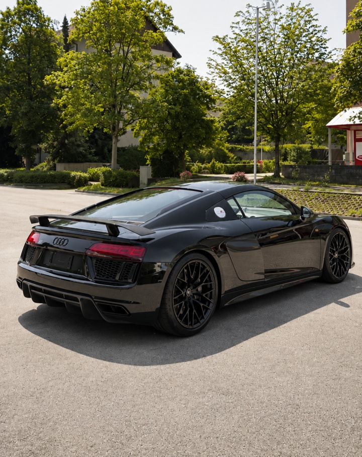 AUDI 5.2 FSI V10 plus quattro S-Tronic-image-1