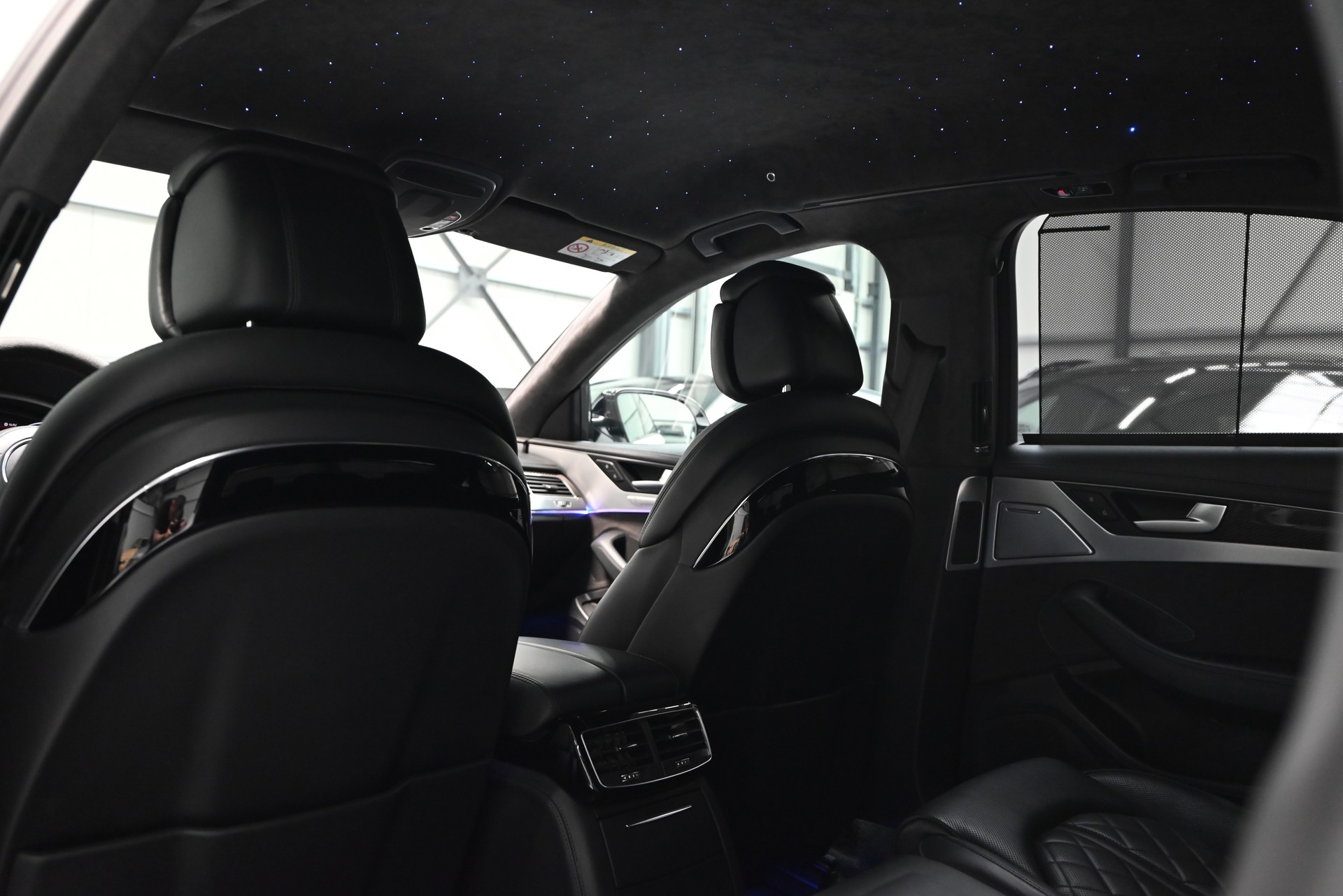 AUDI S8 4.0 TFSI V8 plus quattro tiptronic-image-24