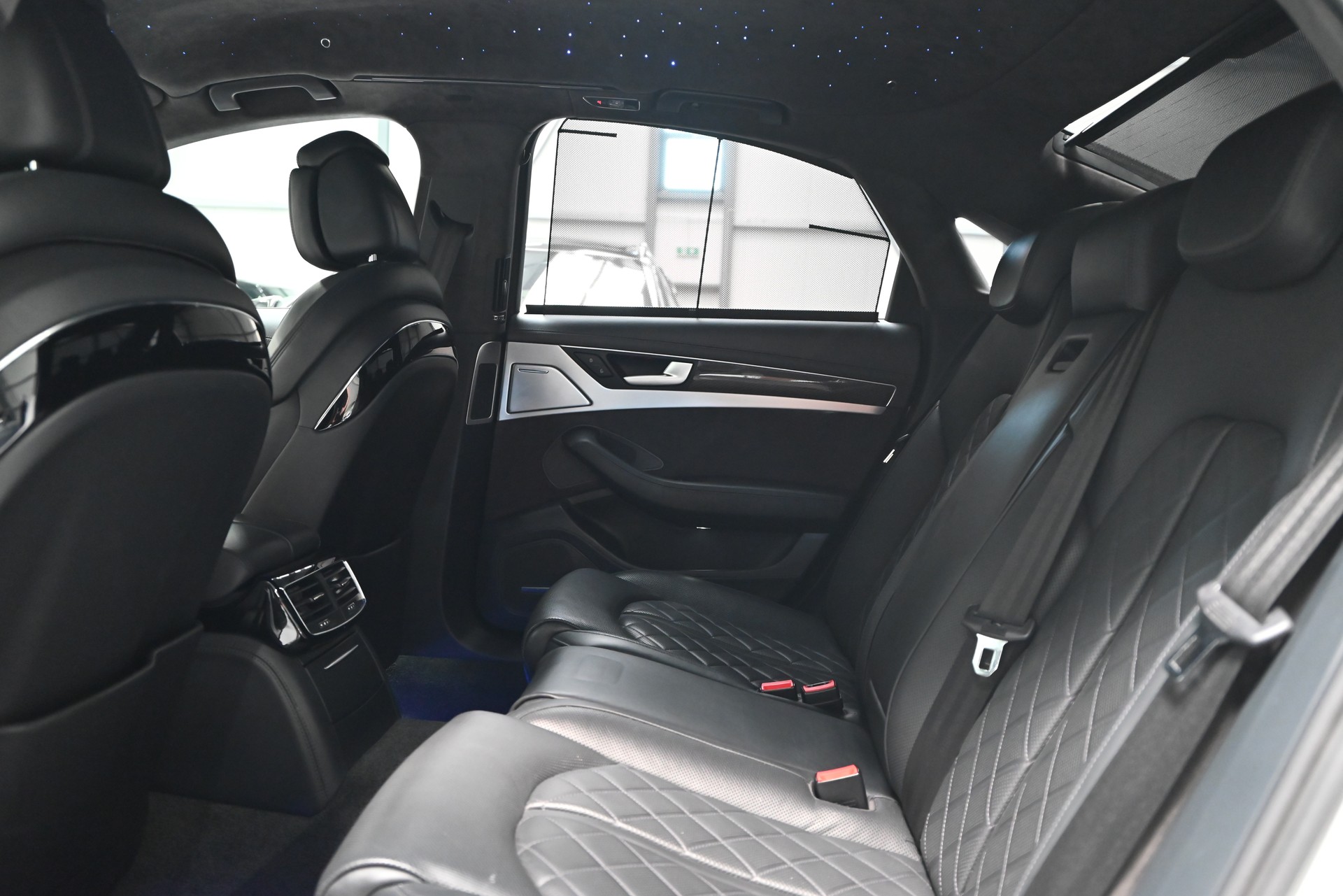 AUDI S8 4.0 TFSI V8 plus quattro tiptronic-image-23