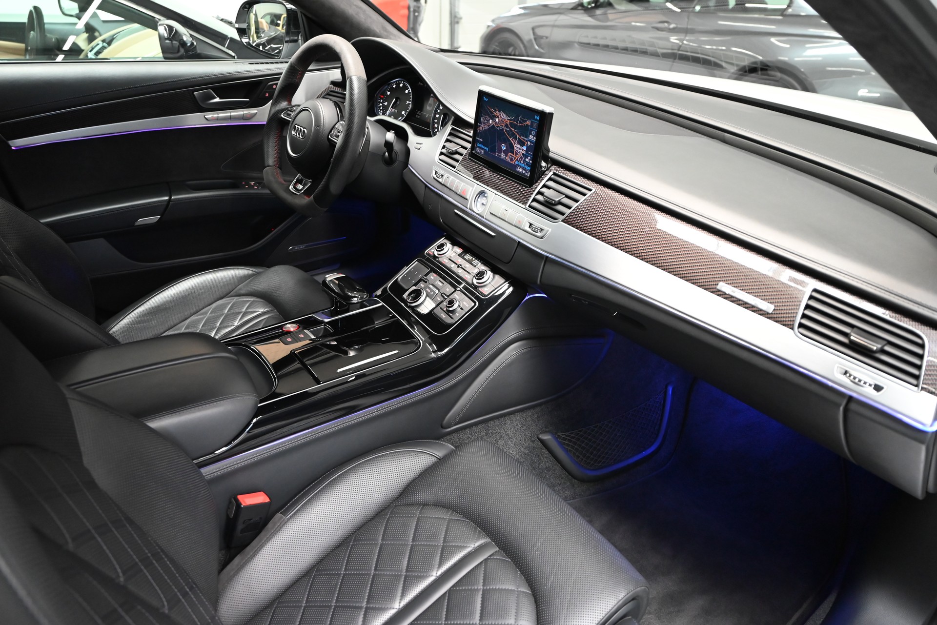 AUDI S8 4.0 TFSI V8 plus quattro tiptronic-image-27
