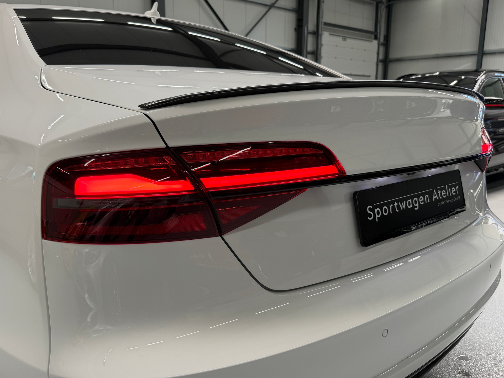 AUDI S8 4.0 TFSI V8 plus quattro tiptronic-image-5