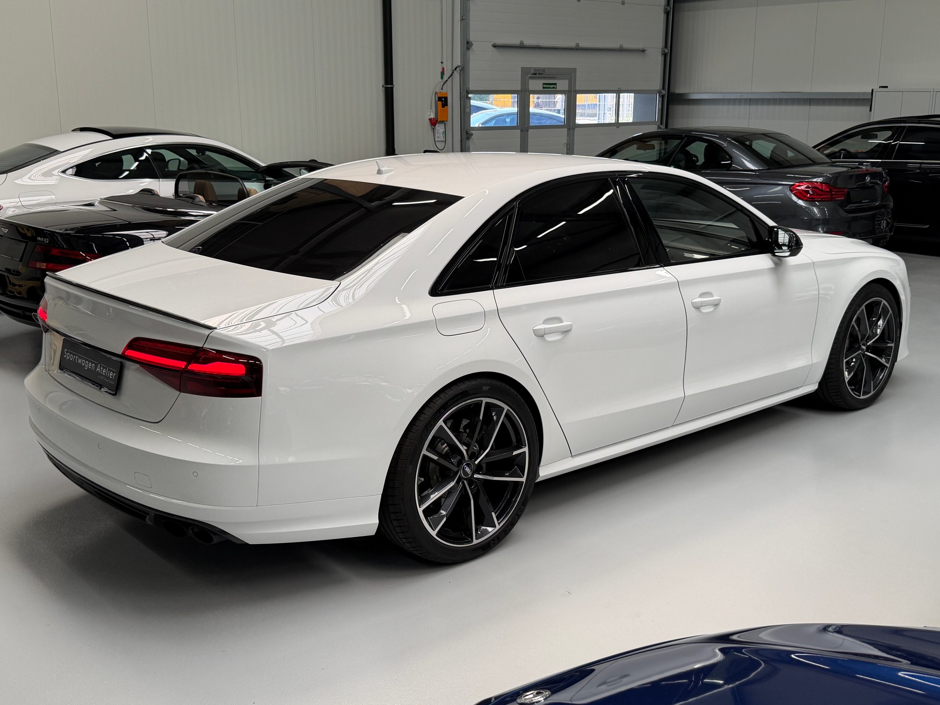 AUDI S8 4.0 TFSI V8 plus quattro tiptronic-image-8