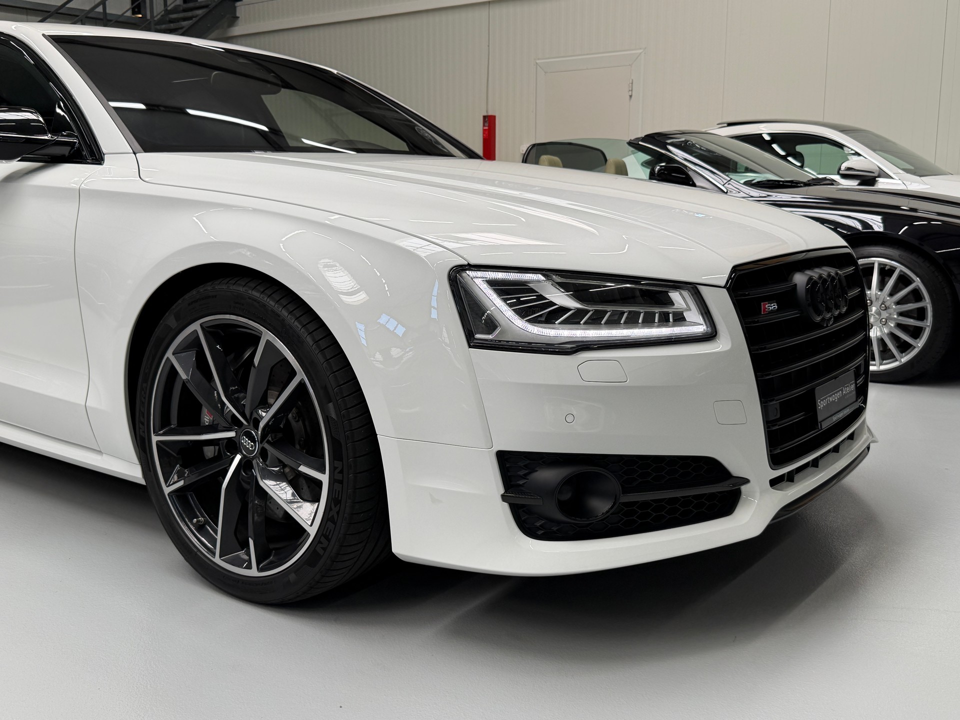 AUDI S8 4.0 TFSI V8 plus quattro tiptronic-image-11