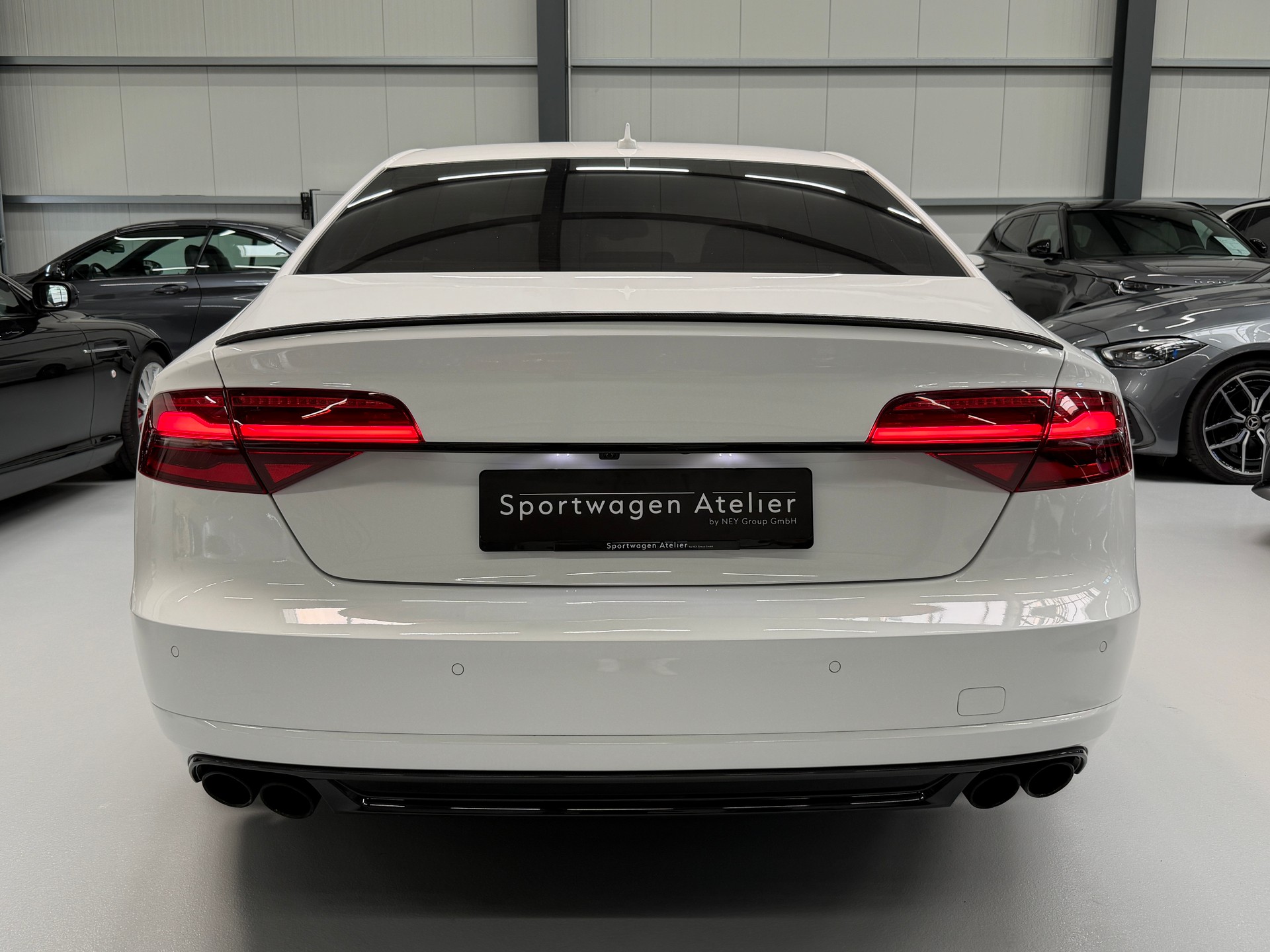 AUDI S8 4.0 TFSI V8 plus quattro tiptronic-image-6