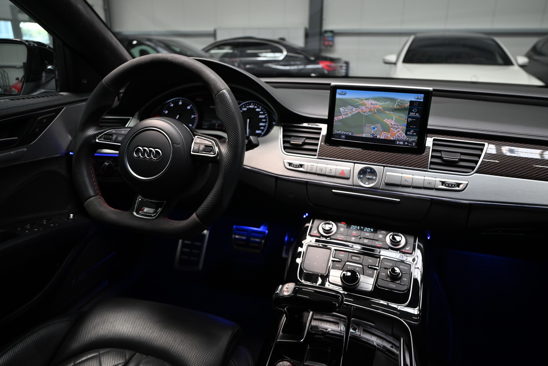 AUDI S8 4.0 TFSI V8 plus quattro tiptronic-image-15