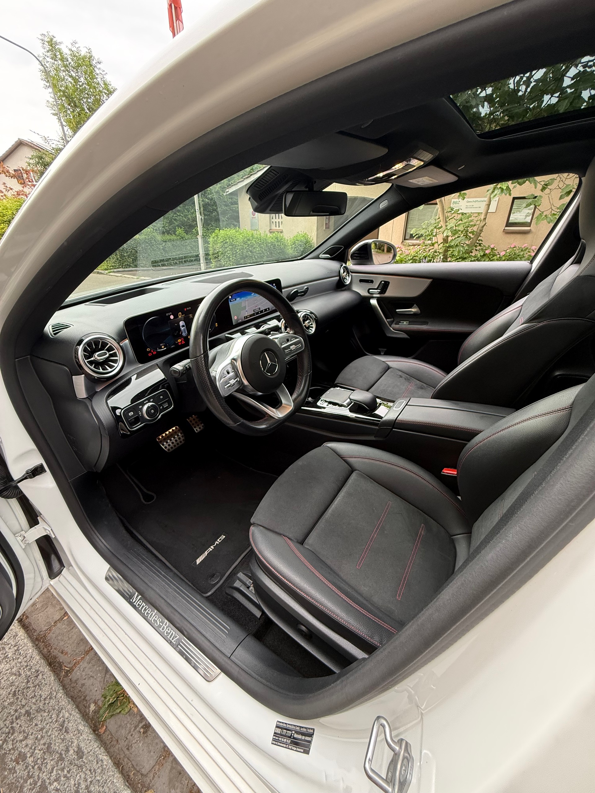 MERCEDES-BENZ A 220 AMG Line 4m-image-11