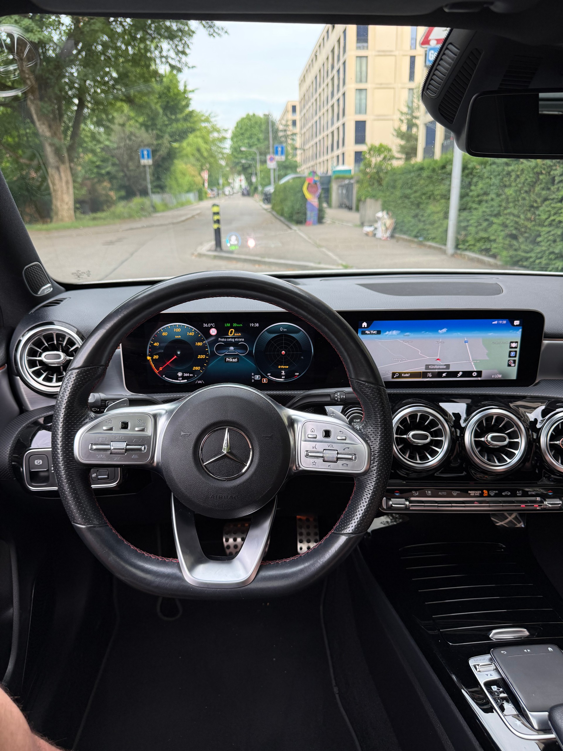 MERCEDES-BENZ A 220 AMG Line 4m-image-10